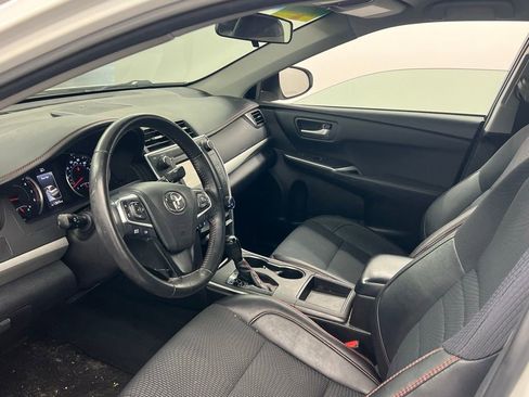 Used 2017 Toyota Camry SE FWD image 8
