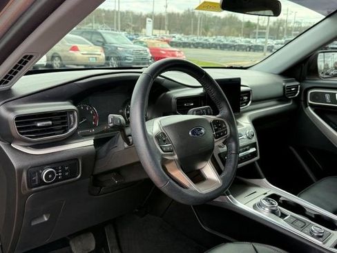 Used 2023 Ford Explorer XLT w/ Equipment Group 202A image 11