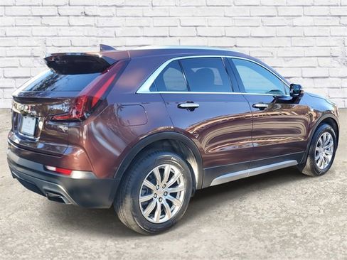 Certified 2022 Cadillac XT4 Premium Luxury w/ Enhanced Visibility Package image 4
