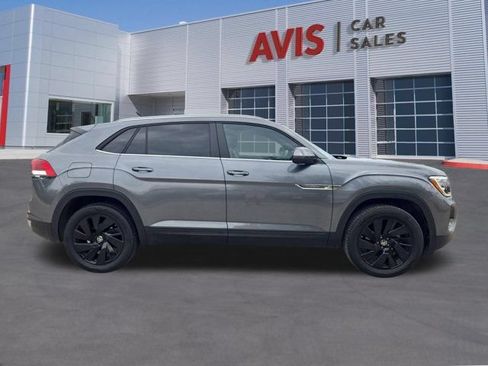 Used 2025 Volkswagen Atlas Cross Sport SE FWD image 5
