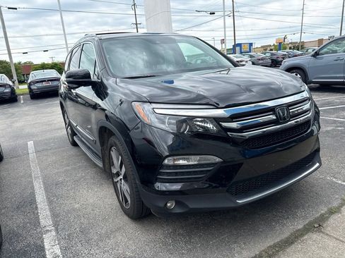 Used 2017 Honda Pilot Touring image 3