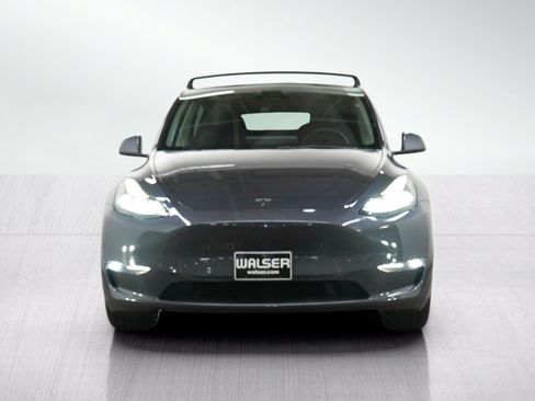 Used 2023 Tesla Model Y Long Range AWD/4WD image 8