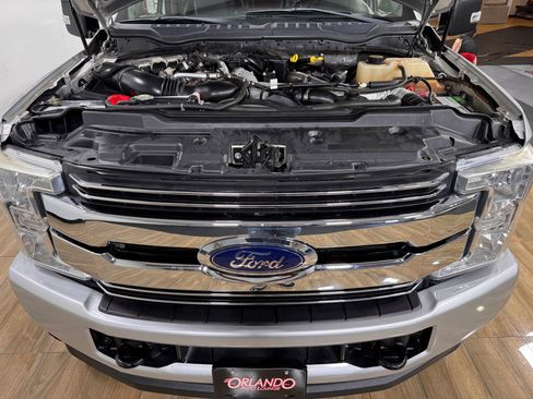 Used 2017 Ford F250 XLT w/ XLT Premium Package image 24