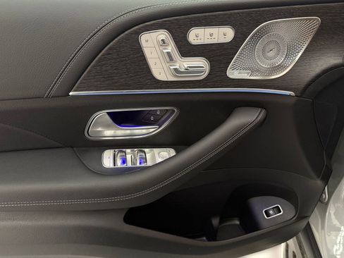 New 2026 Mercedes-Benz GLS 580 4MATIC image 11
