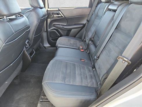 Used 2024 Mitsubishi Outlander SE FWD image 19