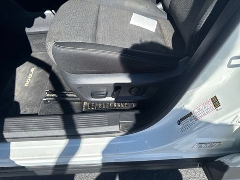 Used 2023 Nissan Rogue SV AWD/4WD image 5