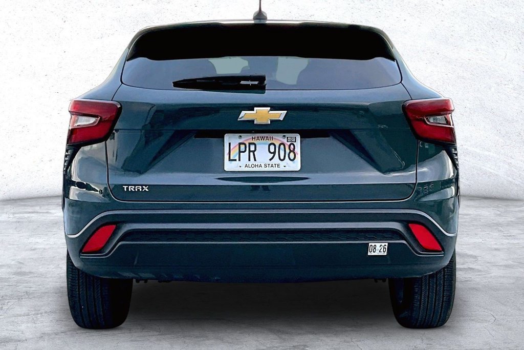 Used 2025 Chevrolet Trax LS w/ LS Convenience Package FWD image 4