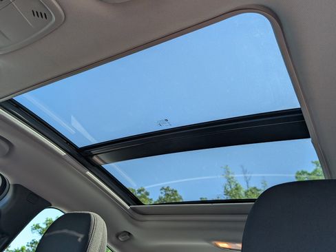 Used 2022 Chevrolet Malibu LT image 15