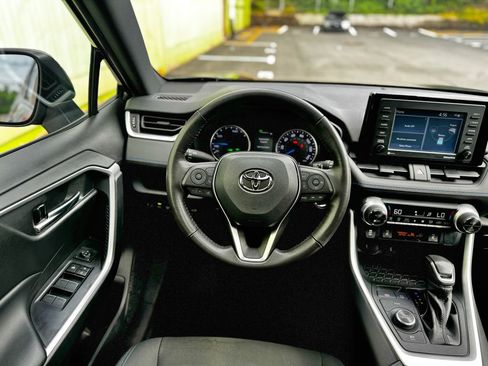 Used 2022 Toyota RAV4 SE w/ Convenience Package AWD/4WD image 27