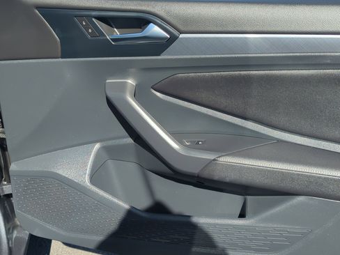 Used 2024 Volkswagen Jetta SE image 16