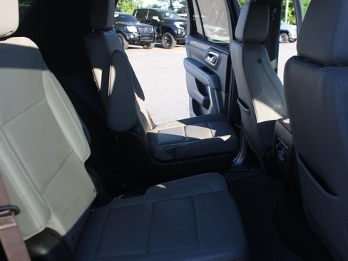 Used 2022 Chevrolet Tahoe LT w/ Luxury Package AWD/4WD image 38