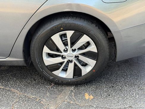 Used 2022 Nissan Altima 2.5 S FWD image 7