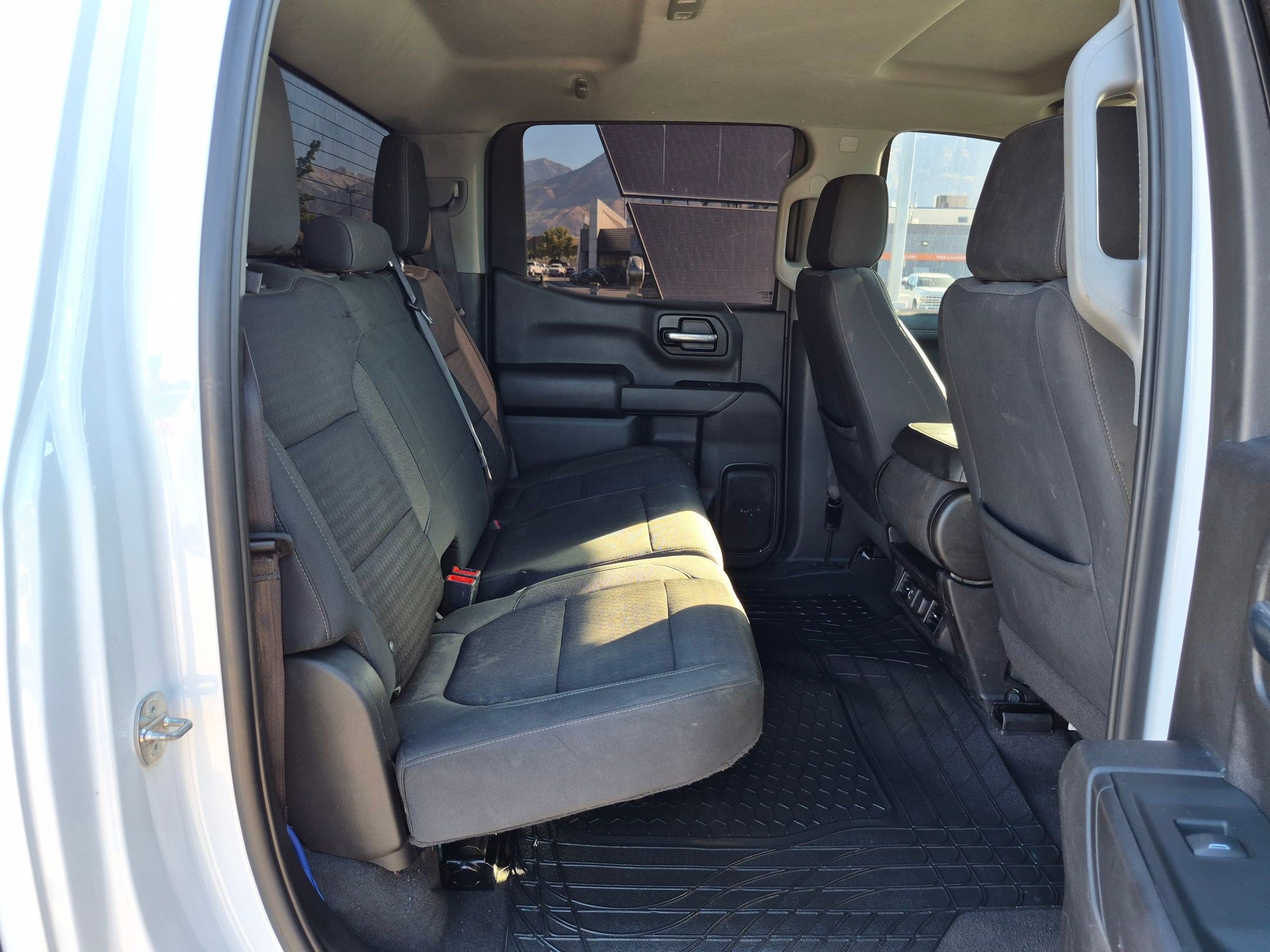 Used 2022 Chevrolet Silverado 1500 LT AWD/4WD image 29