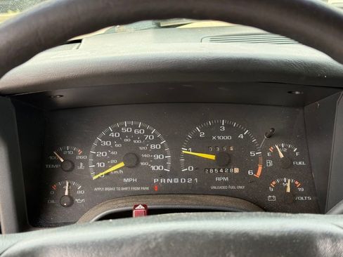 Used 1996 Chevrolet S10 Pickup 2WD Regular Cab image 16