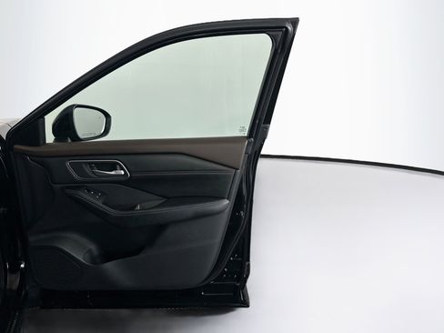 Used 2021 Nissan Rogue SV w/ Premium Package FWD image 34