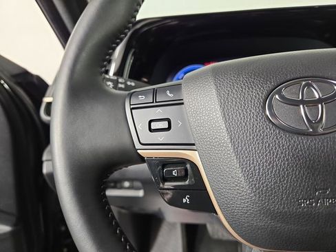 Used 2024 Toyota Crown Limited image 23