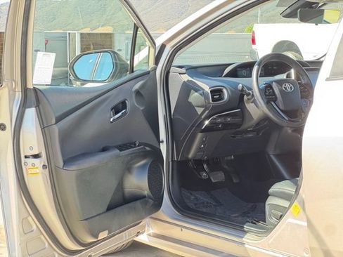 Used 2021 Toyota Prius Prime XLE w/ Carpet Mat Package (TMS) FWD image 8