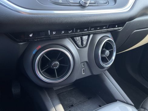 Used 2021 Chevrolet Blazer LT image 18