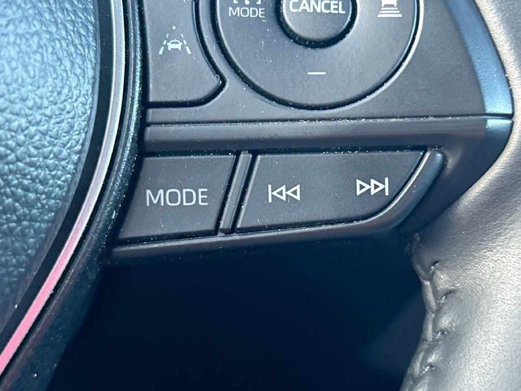 Certified 2025 Toyota Corolla Cross LE FWD image 16