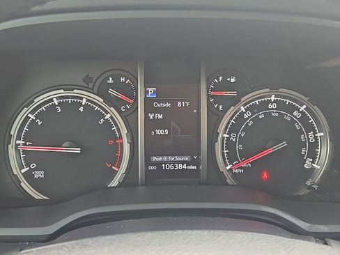Used 2022 Toyota 4Runner Limited AWD/4WD image 4