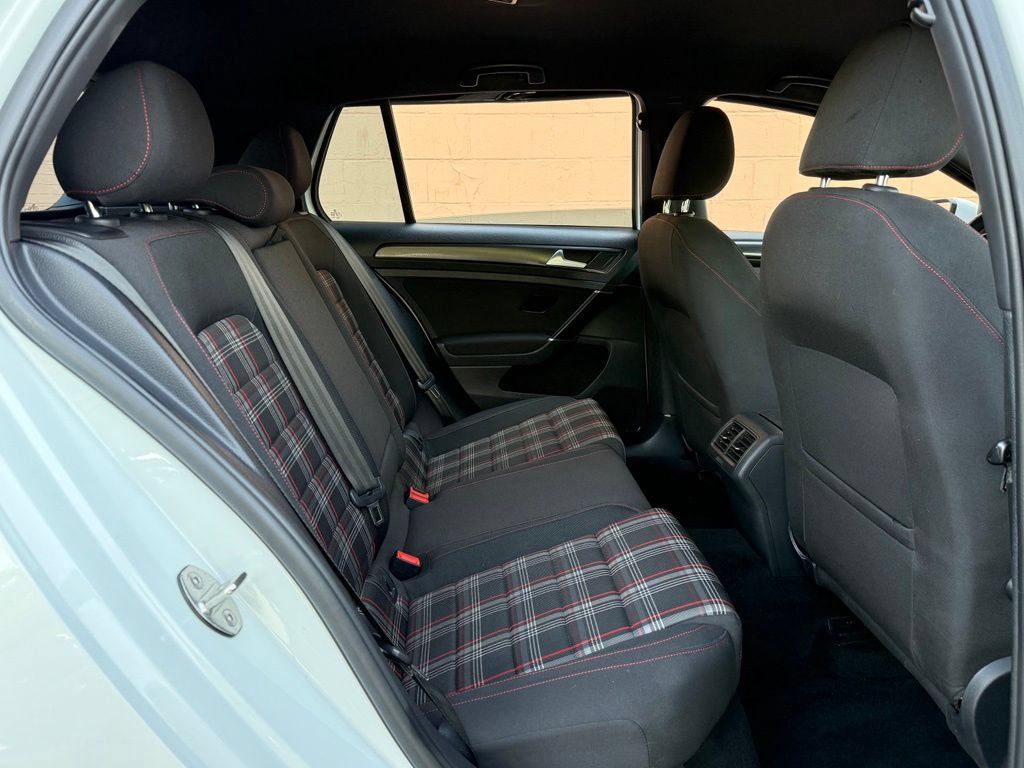 Used 2020 Volkswagen Golf 4-Door FWD image 15