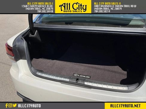 Used 2020 Lexus LS 500 w/ Interior Upgrade Package RWD image 23
