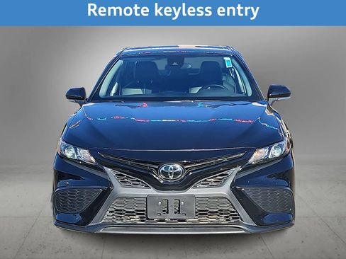 Used 2024 Toyota Camry SE image 5