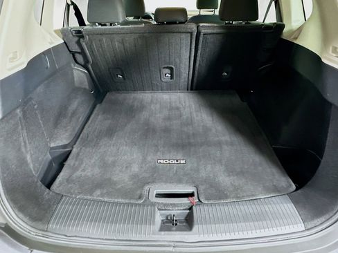 Used 2023 Nissan Rogue SV FWD image 27