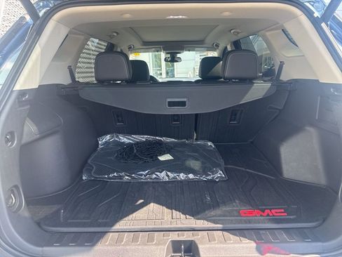 Used 2024 GMC Terrain Denali w/ Denali Premium Package AWD/4WD image 39