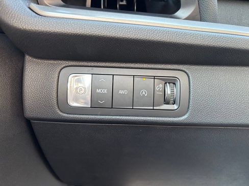 Used 2026 Chevrolet Traverse LT AWD/4WD image 33