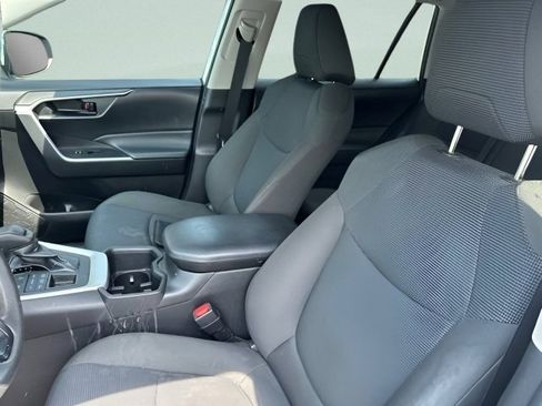 Used 2022 Toyota RAV4 LE w/ Carpet Mat Package (TMS) AWD/4WD image 14