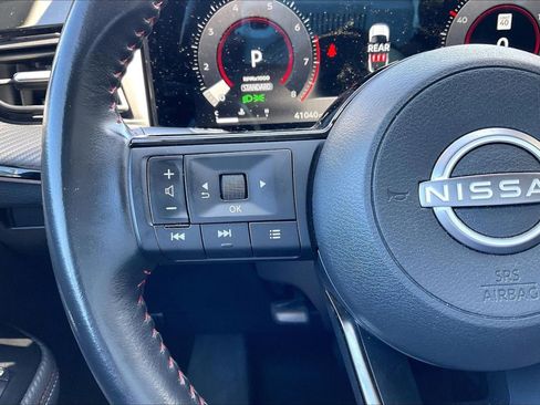Used 2025 Nissan Kicks SR FWD image 18