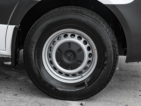 Used 2025 Mercedes-Benz Sprinter 2500 image 37