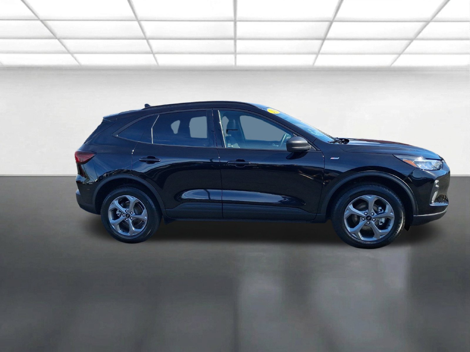 Used 2026 Ford Escape ST-Line AWD/4WD image 2