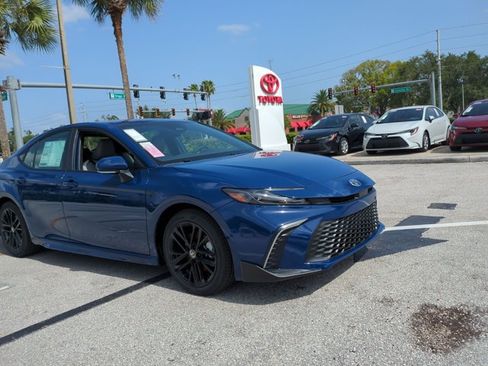 New 2026 Toyota Camry SE FWD image 7