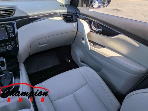 Used 2018 Nissan Rogue Sport SL FWD image 20
