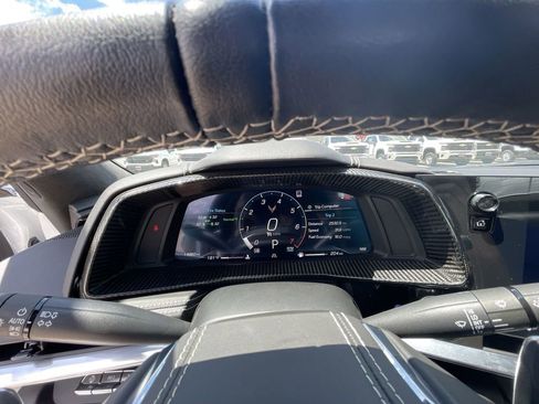 Used 2023 Chevrolet Corvette Stingray Premium Conv w/ Z51 Performance Package RWD image 11