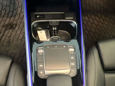 Used 2023 Mercedes-Benz GLB 250 4MATIC image 16