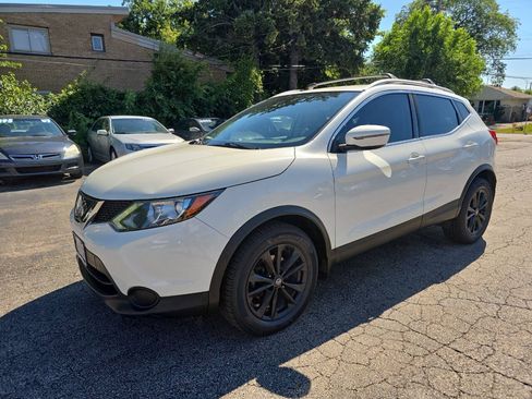 Used 2019 Nissan Rogue Sport SV AWD/4WD image 2