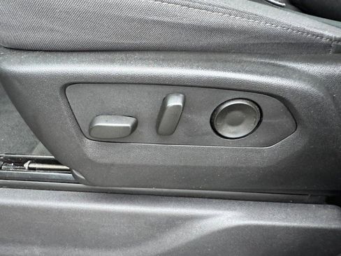 Certified 2024 Chevrolet Silverado 2500 Custom w/ Custom Value Package image 15