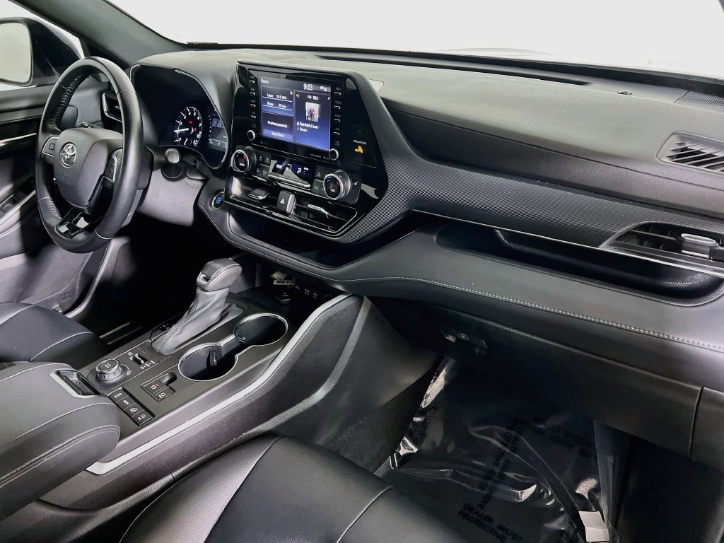 Used 2021 Toyota Highlander XSE AWD/4WD image 28