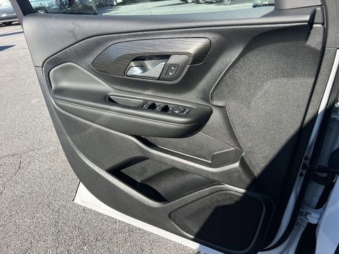 Used 2024 GMC Terrain SLE image 15