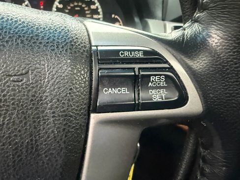 Used 2011 Honda Accord EX-L image 19