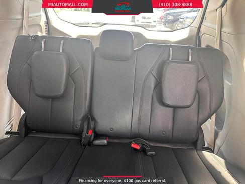 Used 2017 Chrysler Pacifica Touring-L Plus FWD image 30