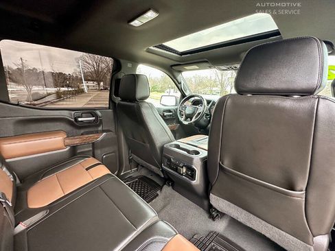 Used 2021 Chevrolet Silverado 1500 High Country w/ Technology Package image 18