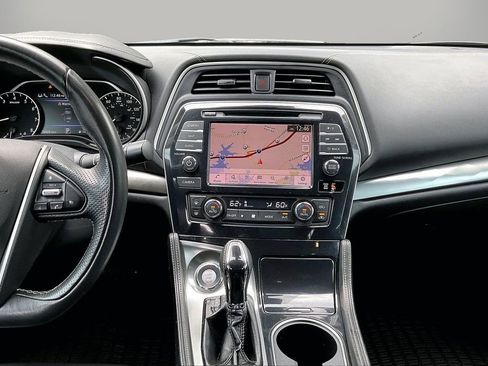 Used 2021 Nissan Maxima 3.5 SV w/ Floor Mat Group FWD image 12