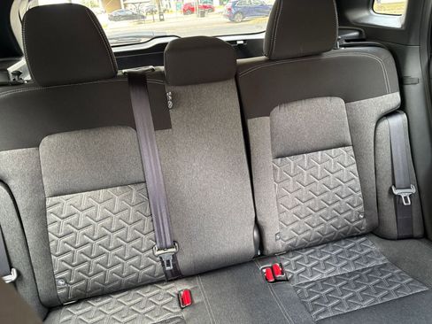 Used 2025 Nissan Kicks SV image 32