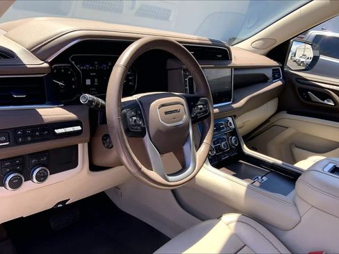 Used 2021 GMC Yukon Denali AWD/4WD image 2