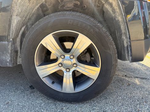 Used 2017 Jeep Patriot High Altitude AWD/4WD image 10