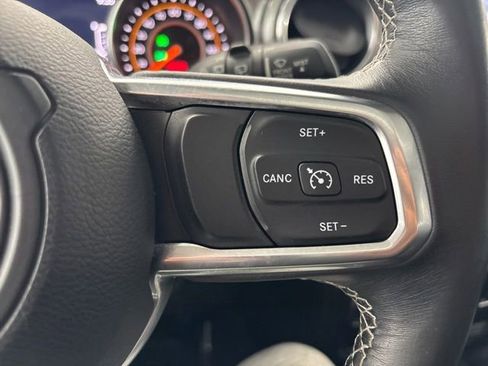Used 2019 Jeep Wrangler Unlimited Sahara AWD/4WD image 33